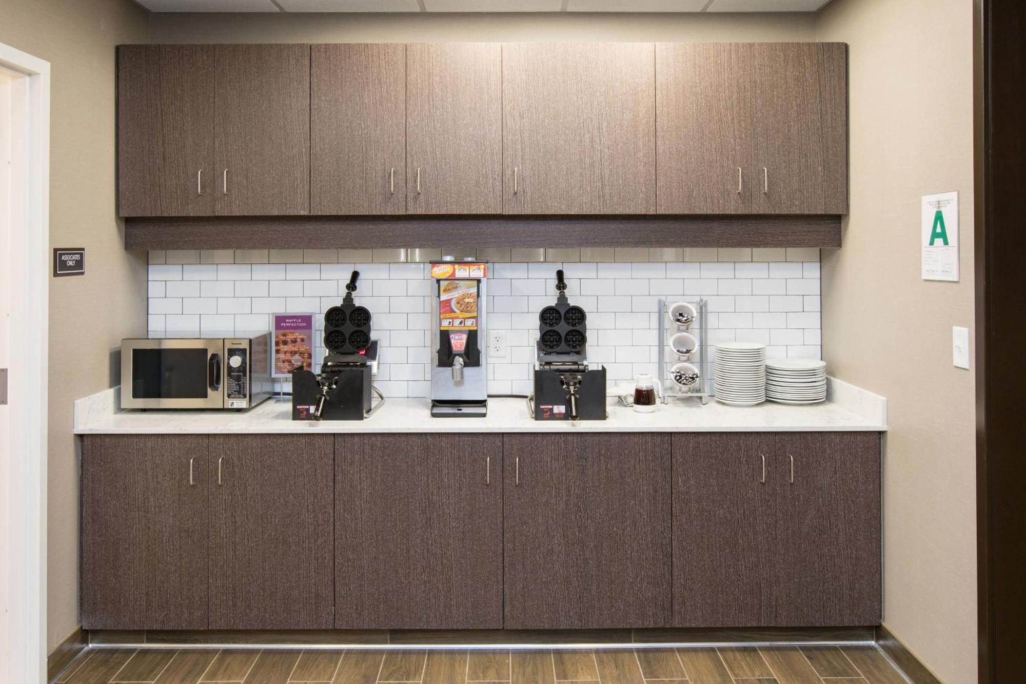 Hotel By Marriott East/oxmoor 3*