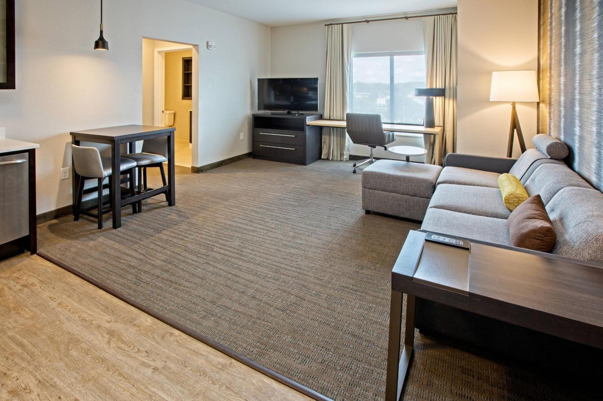 By Marriott East/oxmoor 3* Louisville