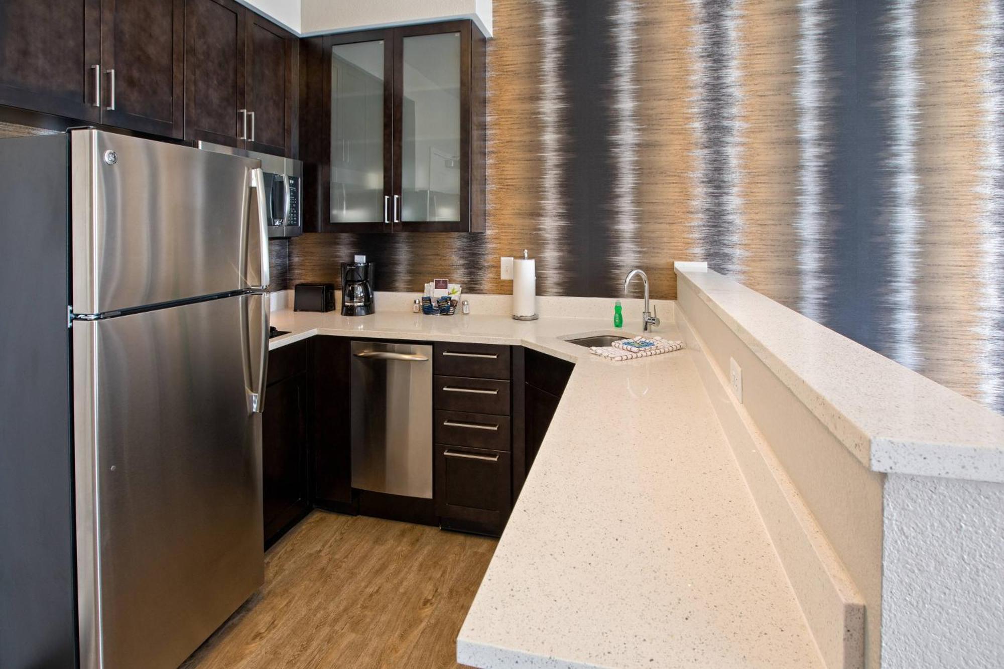By Marriott East/oxmoor Hotel 3*