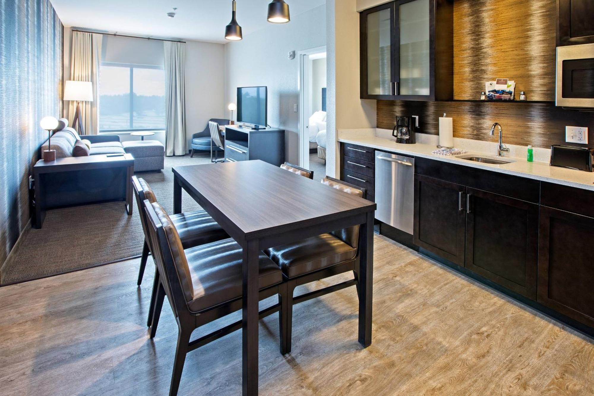 Hotel By Marriott East/oxmoor 3*