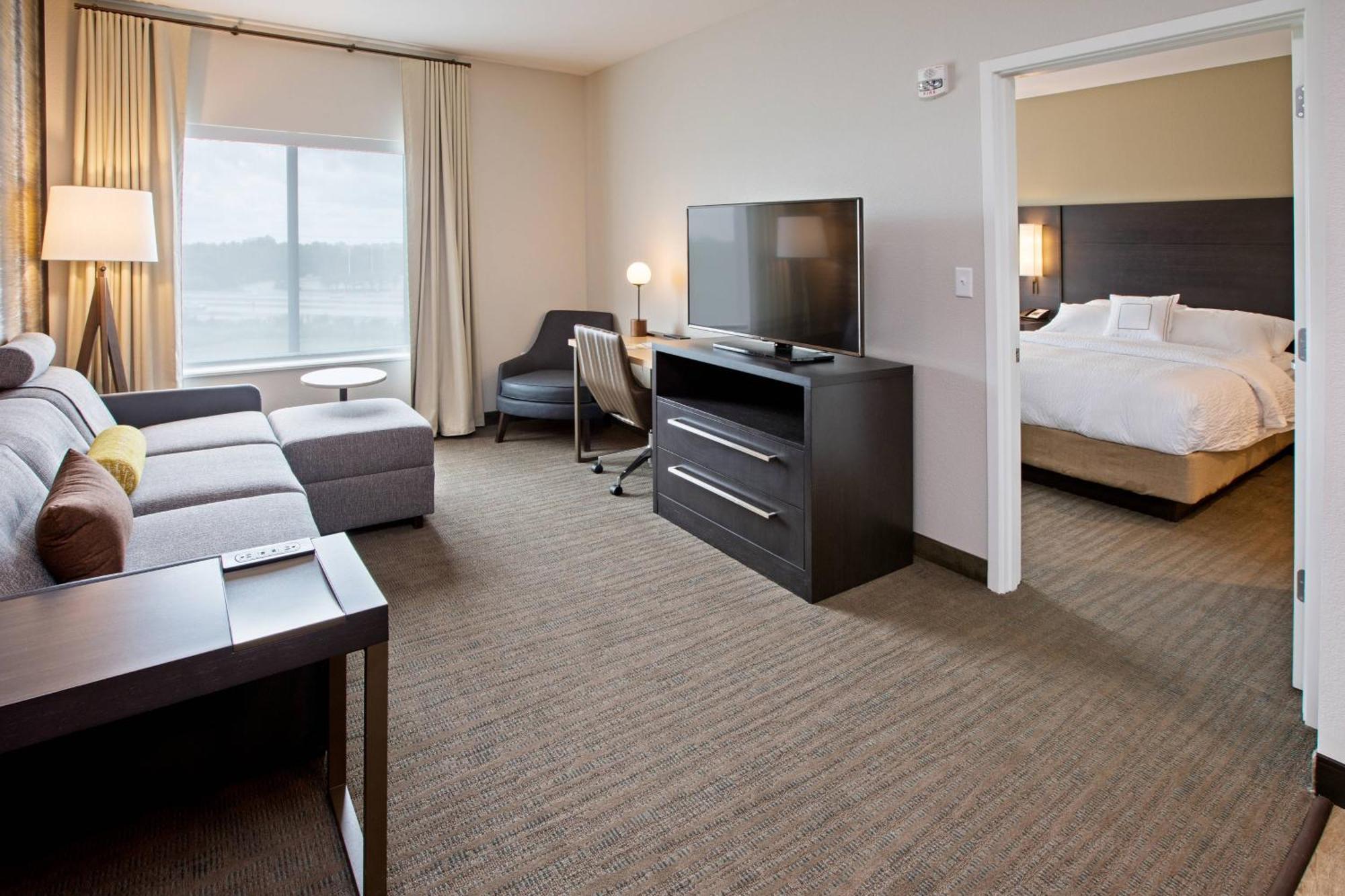 By Marriott East/oxmoor 3* Louisville