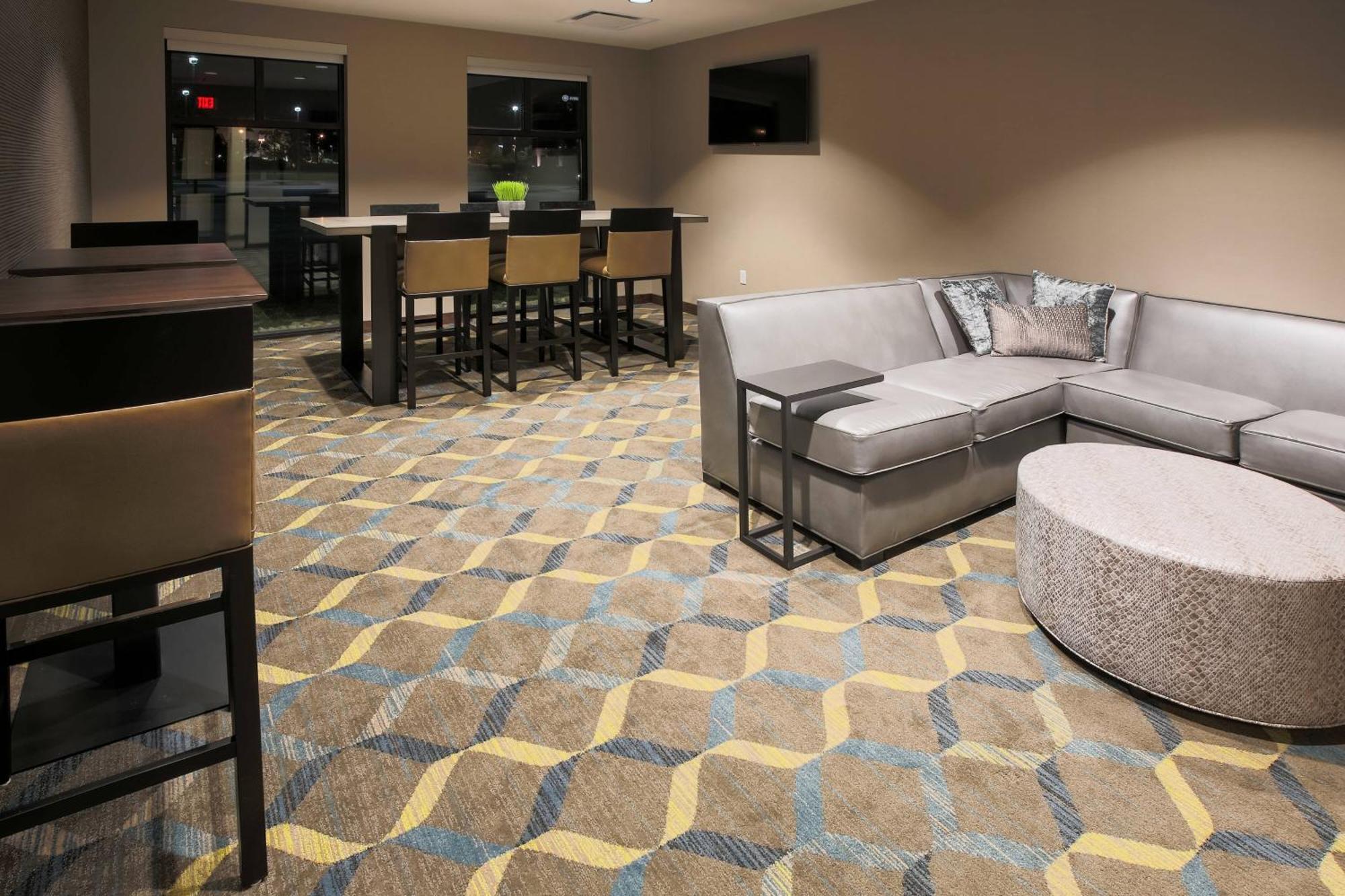 By Marriott East/oxmoor Hotel